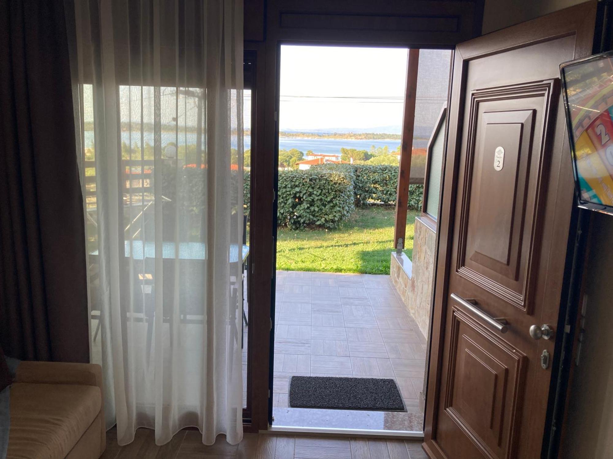 Thealos Rooms Vourvourou Luaran gambar